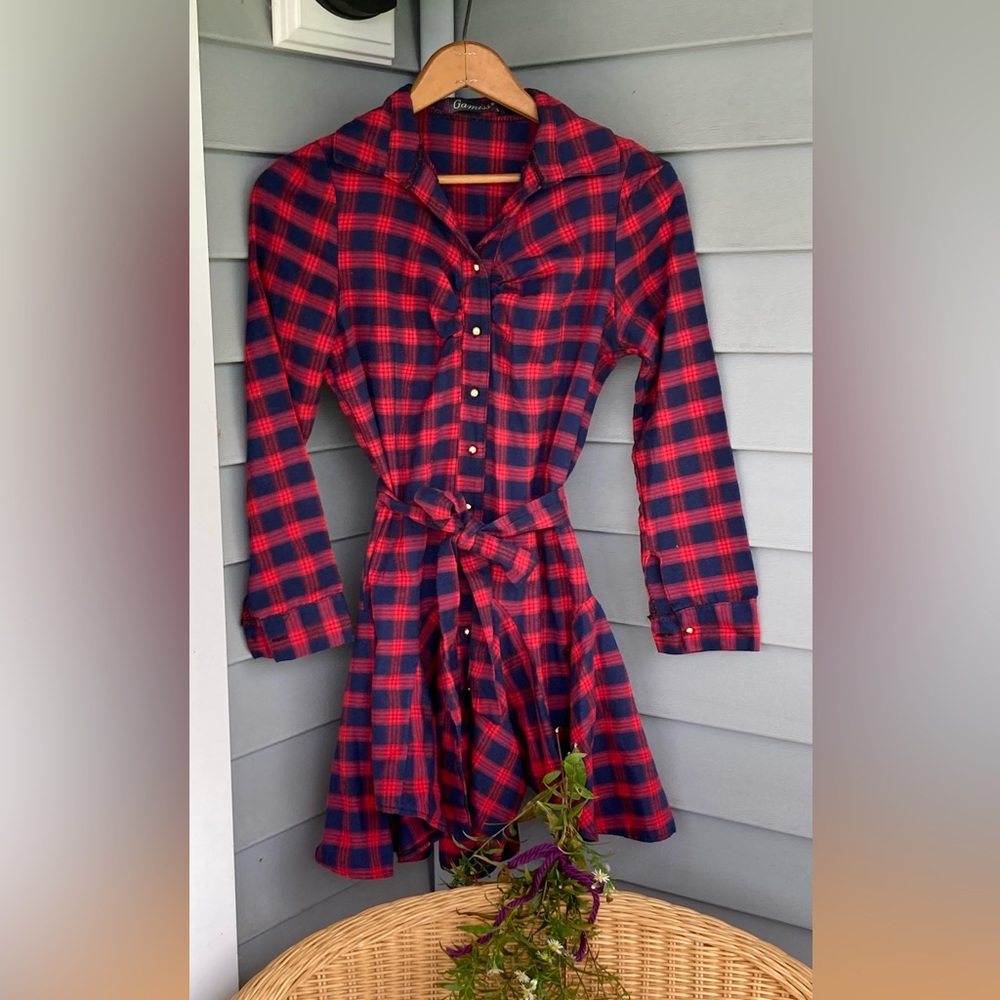 Plaid tunic/mini dress with button-front closure and matching fabric belt
